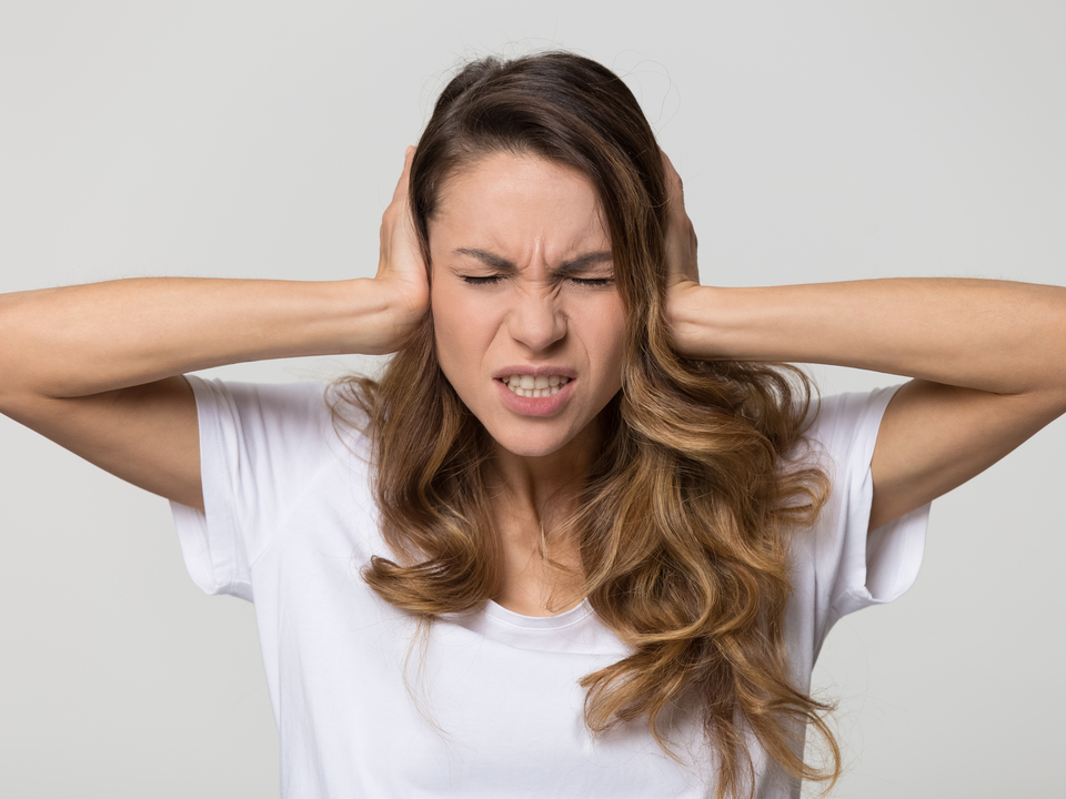Natural Tinnitus Treatment Methods to Stop Ringing in the Ears - Dr. Axe
